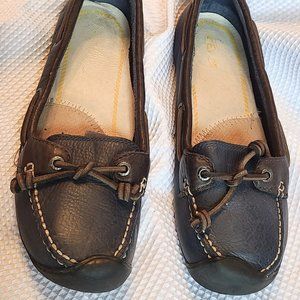 Keen 9M woman's Leather Catalina slip on boat shoes Navy